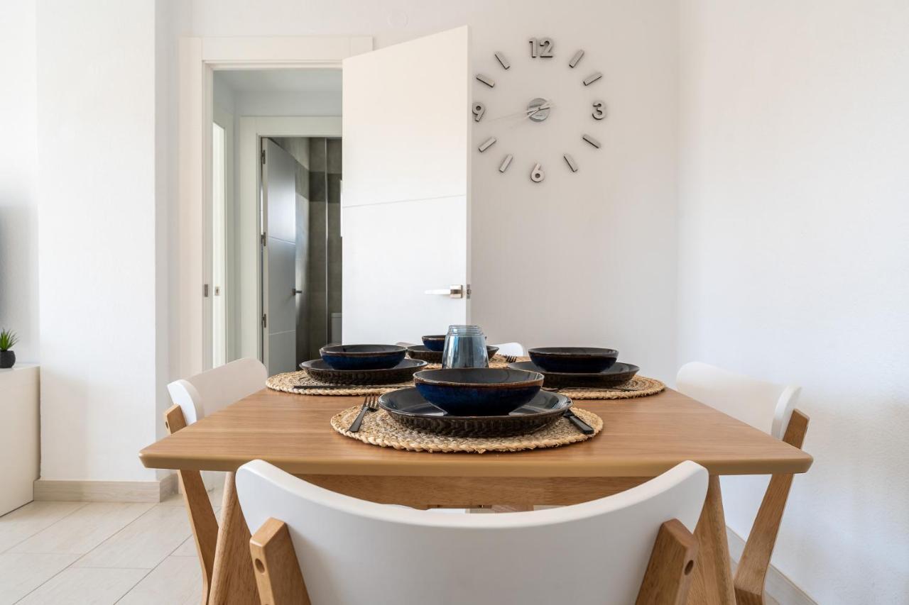 Sea View 2 Bedroom Apartment 2 Min Away From The Beach Торремолинос Экстерьер фото