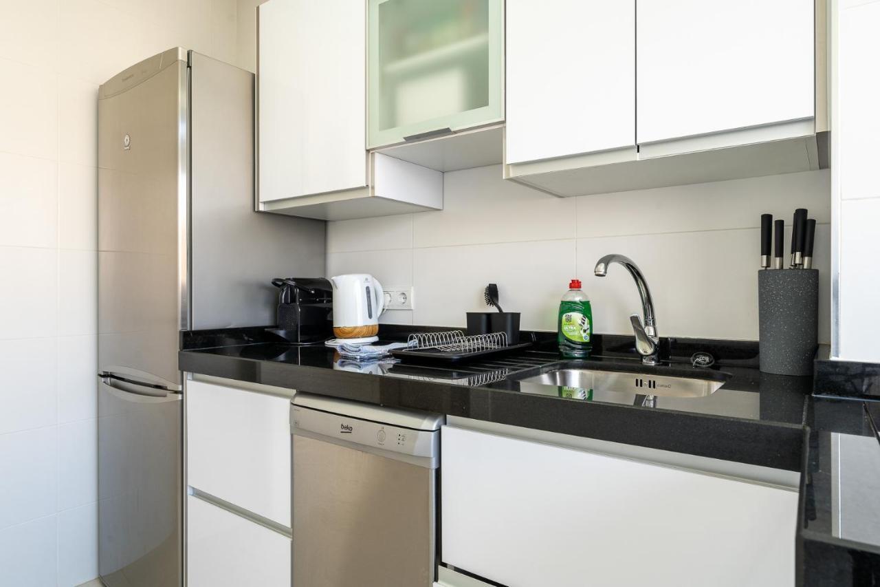 Sea View 2 Bedroom Apartment 2 Min Away From The Beach Торремолинос Экстерьер фото