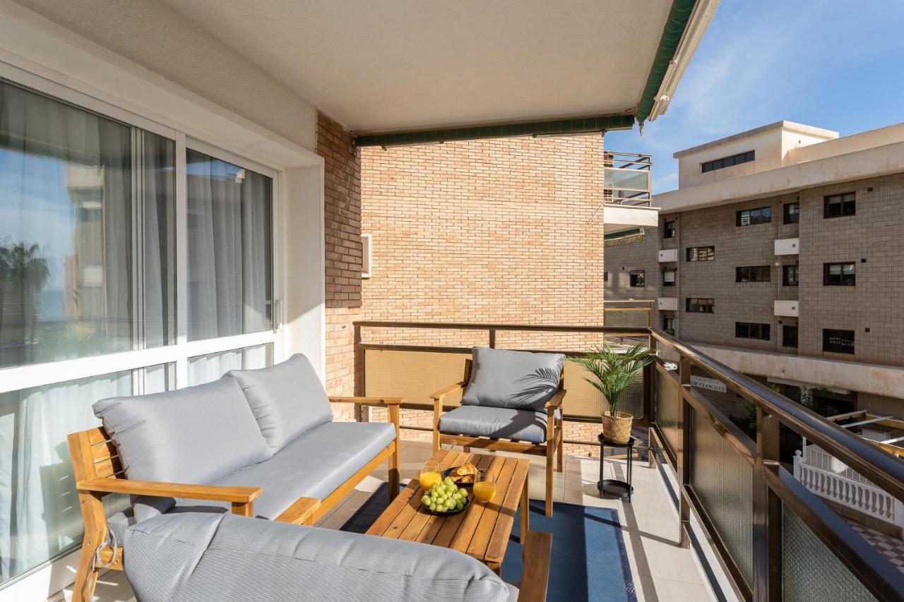 Sea View 2 Bedroom Apartment 2 Min Away From The Beach Торремолинос Экстерьер фото