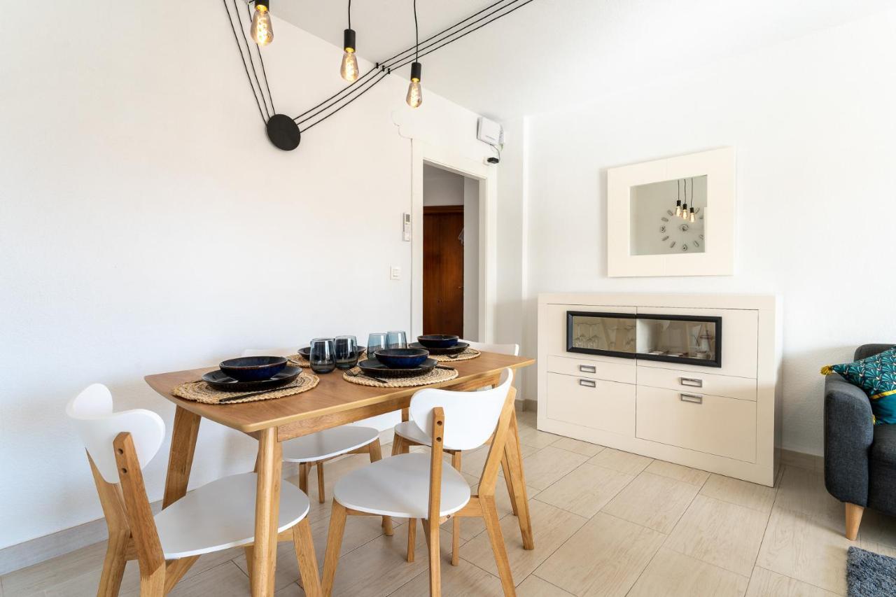 Sea View 2 Bedroom Apartment 2 Min Away From The Beach Торремолинос Экстерьер фото